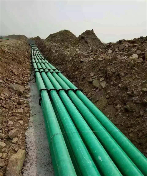 玻璃鋼電力管道安裝現場五